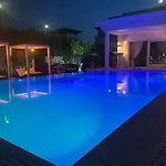 White House Luxury Hospitality 4*