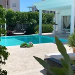 White House Luxury Hospitality 4* 올비아