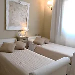 게스트하우스 White House Luxury Hospitality 4*