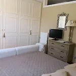 White House Luxury Hospitality 4*