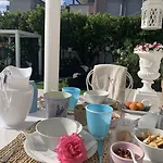 White House Luxury Hospitality 4* 올비아