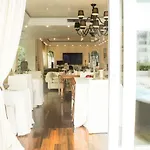 White House Luxury Hospitality 4*