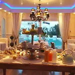 White House Luxury Hospitality 게스트하우스 4*