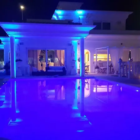 White House Luxury Hospitality Maison d'hôtes 2*