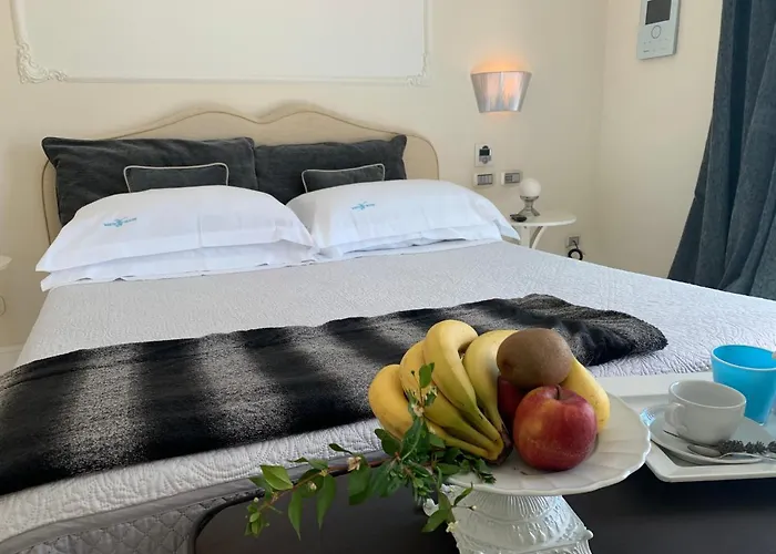 White House Luxury Hospitality 4* אולביה