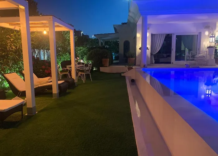 White House Luxury Hospitality 4*