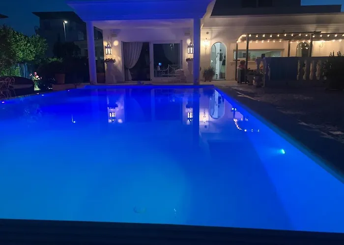 White House Luxury Hospitality 4*