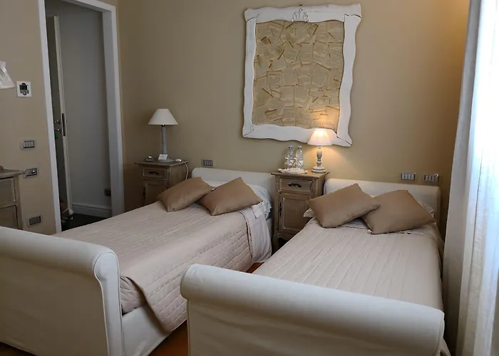 בית הארחה White House Luxury Hospitality אולביה