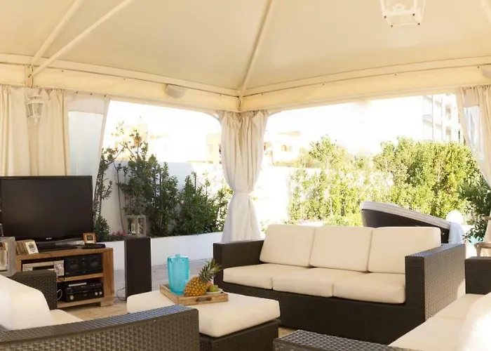 בית הארחה White House Luxury Hospitality