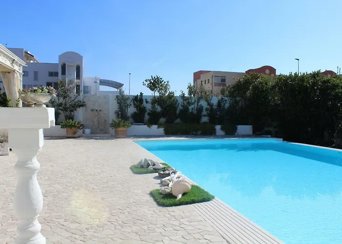 White House Luxury Hospitality בית הארחה אולביה