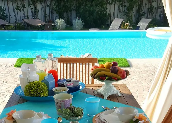 בית הארחה White House Luxury Hospitality 4*