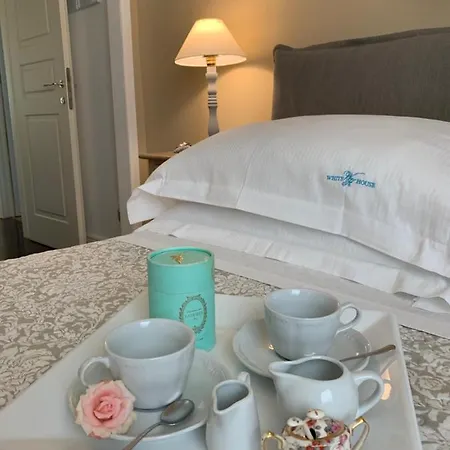 White House Luxury Hospitality 2* Όλμπια
