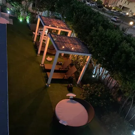 White House Luxury Hospitality Πανσιόν Όλμπια