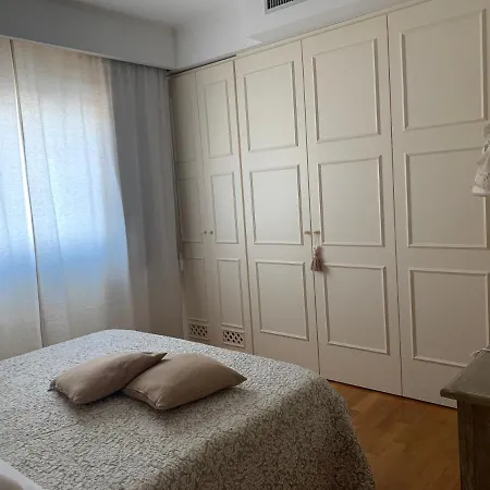 White House Luxury Hospitality Όλμπια