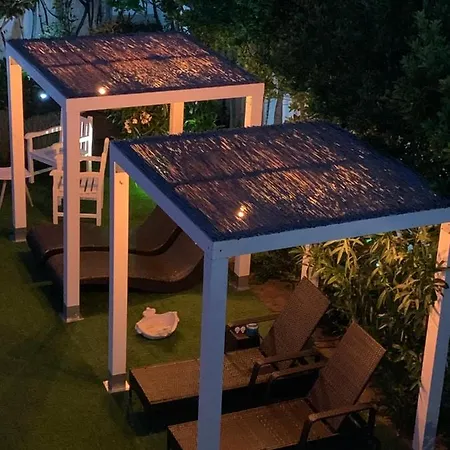 White House Luxury Hospitality Πανσιόν Όλμπια