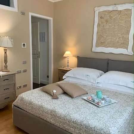 White House Luxury Hospitality Πανσιόν