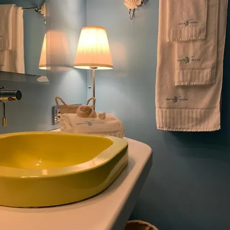 White House Luxury Hospitality Πανσιόν Όλμπια