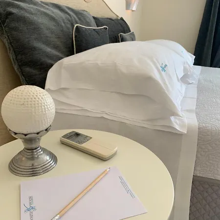 White House Luxury Hospitality 4*