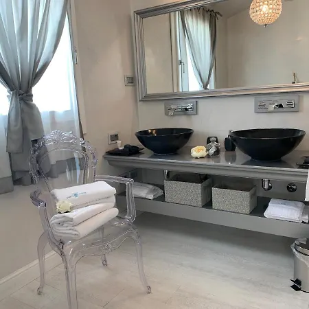 White House Luxury Hospitality 2*