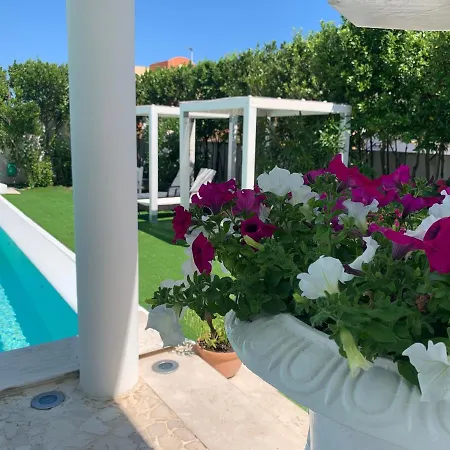 Konukevi White House Luxury Hospitality