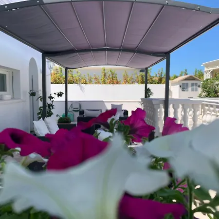 Πανσιόν White House Luxury Hospitality 2*