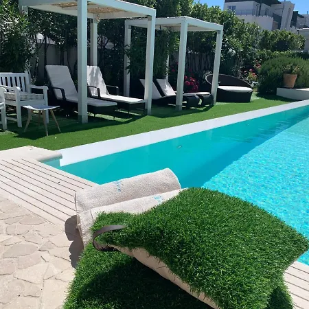 White House Luxury Hospitality Πανσιόν