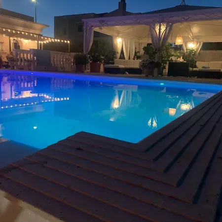 White House Luxury Hospitality 4*