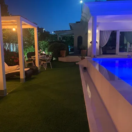 White House Luxury Hospitality 4*