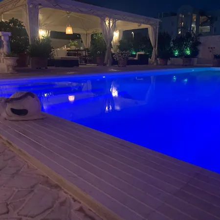 White House Luxury Hospitality 2* Όλμπια