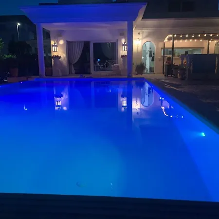 White House Luxury Hospitality 4*