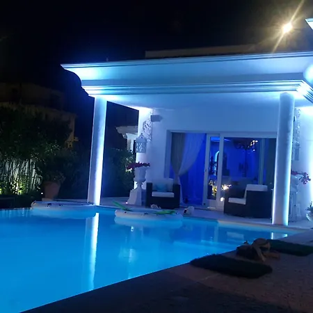 White House Luxury Hospitality Pensionat 4*