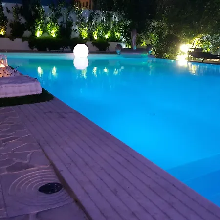 White House Luxury Hospitality 4*