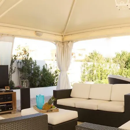 Πανσιόν White House Luxury Hospitality