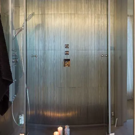 White House Luxury Hospitality 2* Όλμπια