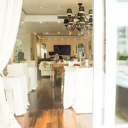 White House Luxury Hospitality 4*