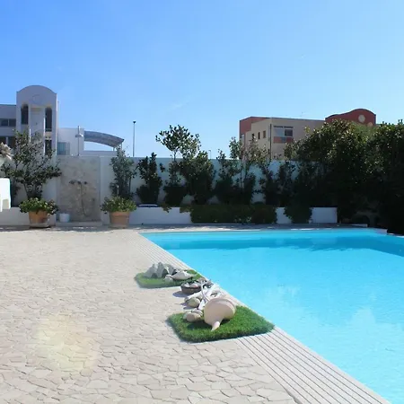 White House Luxury Hospitality Πανσιόν Όλμπια