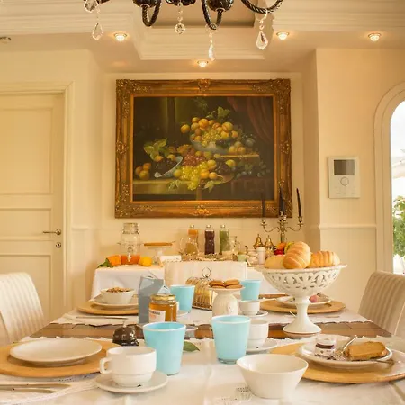 White House Luxury Hospitality 2*