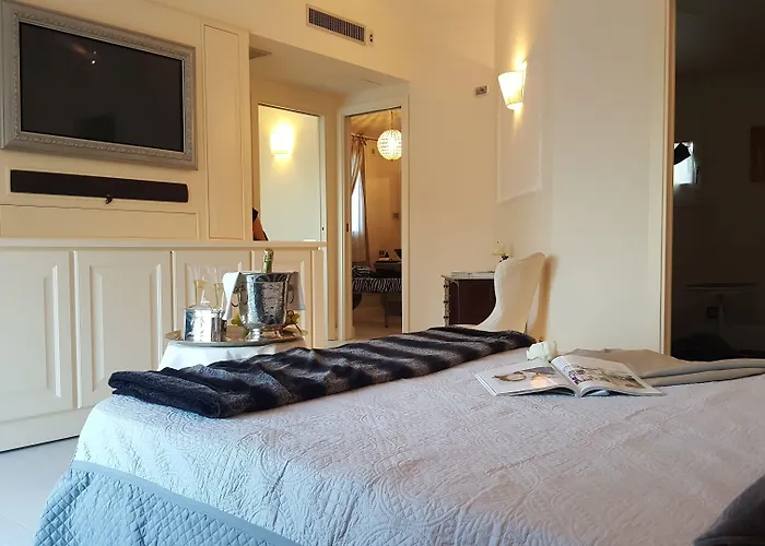 White House Luxury Hospitality 4*