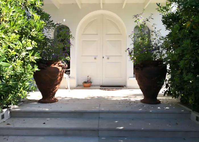 White House Luxury Hospitality Guest house