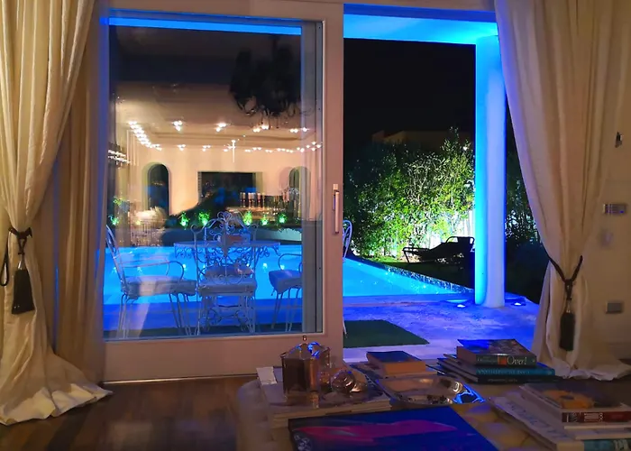 White House Luxury Hospitality 4*