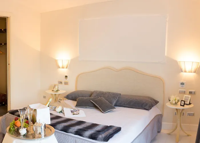 White House Luxury Hospitality 4*