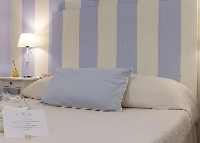 White House Luxury Hospitality 4* أولبيا